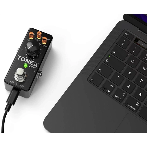 Педаль эффектов IK Multimedia Tonex One